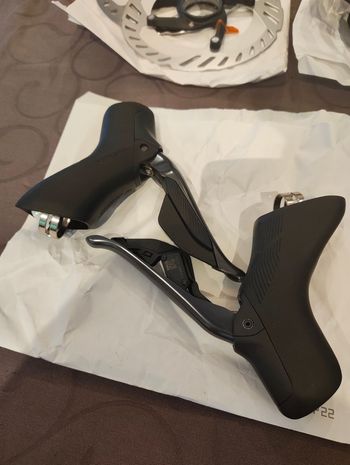 Used Shimano Ultegra R8710 Di2 Disc group (NEW) 2026 bike — image 5 of 7