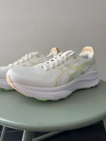 Used Asics Gel-Kayano 32 bike — image 2 of 5