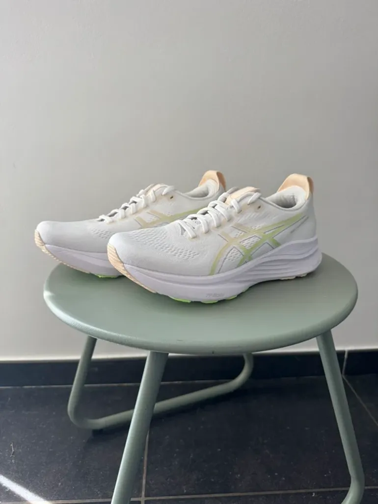 Used Asics Gel-Kayano 32 bike — image 1 of 5