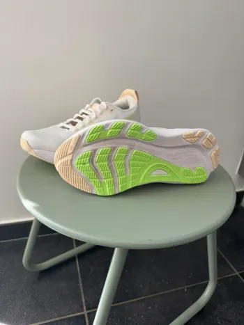 Used Asics Gel-Kayano 32 bike — image 3 of 5