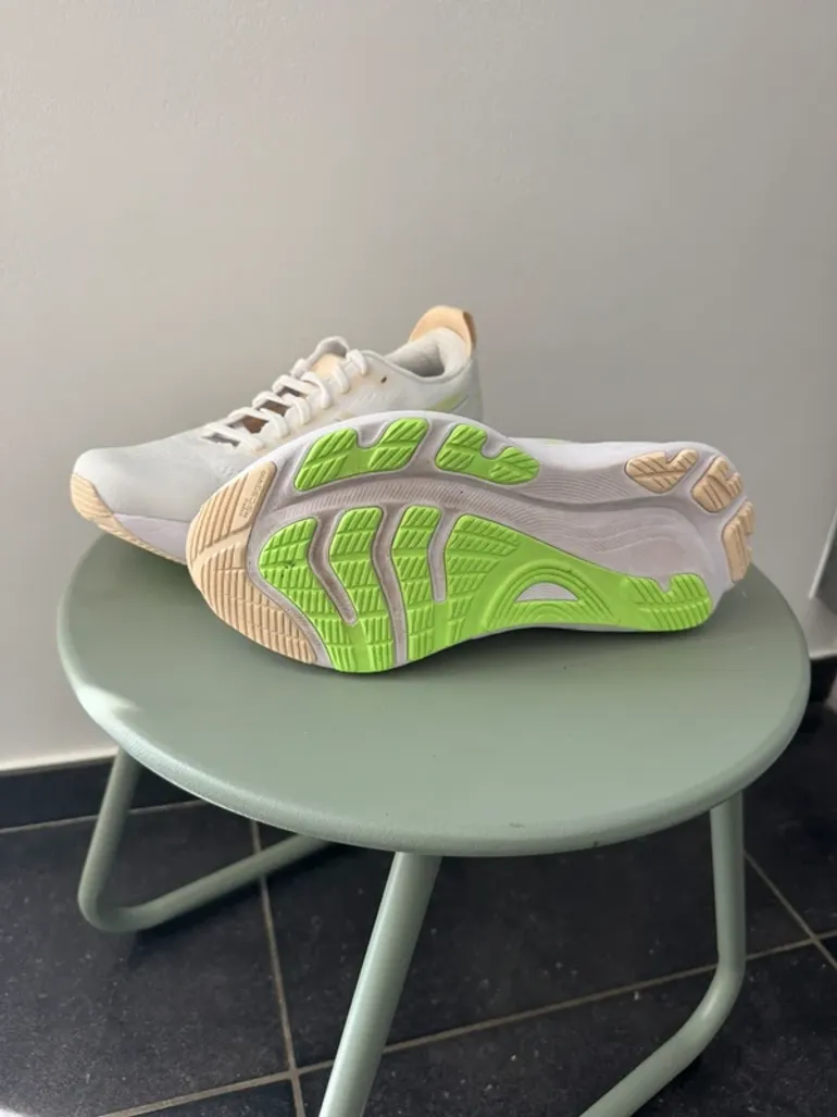 Used Asics Gel-Kayano 32 bike — image 3 of 5