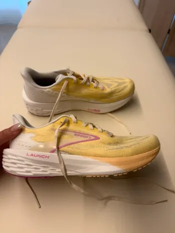 Brooks scarpe da running donna n. 38, 5 bike usato