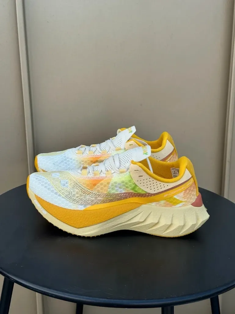 Saucony Endorphin Pro 4 bike usato — immagine 1 di 7
