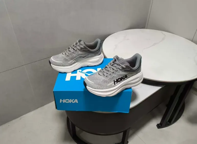 Hoka Chaussures de course Taille 38.5 bike usato — immagine 1 di 5