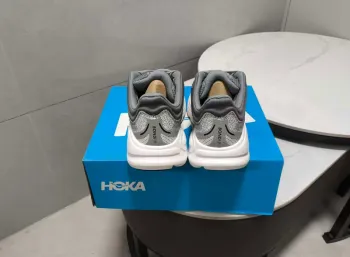 Hoka Chaussures de course Taille 38.5 bike usato — immagine 3 di 5