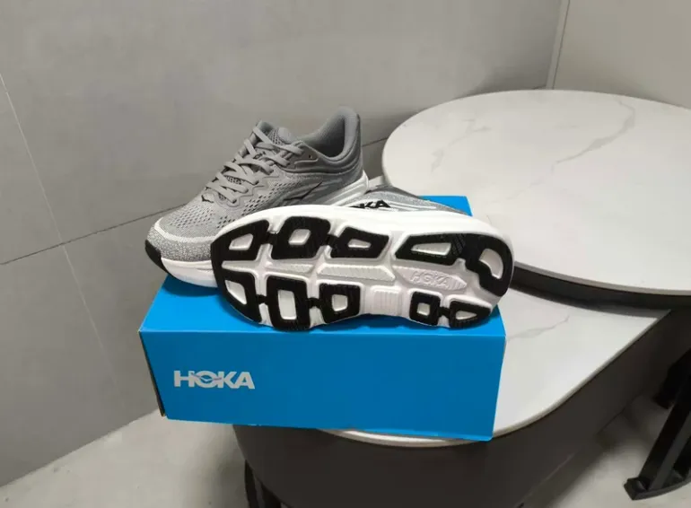 Hoka Chaussures de course Taille 38.5 bike usato — immagine 5 di 5