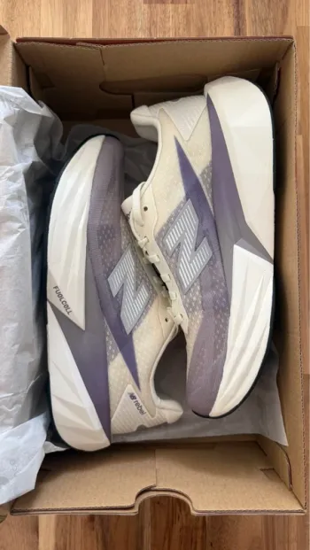 Gebrauchtes New Balance Rebel V5 bike