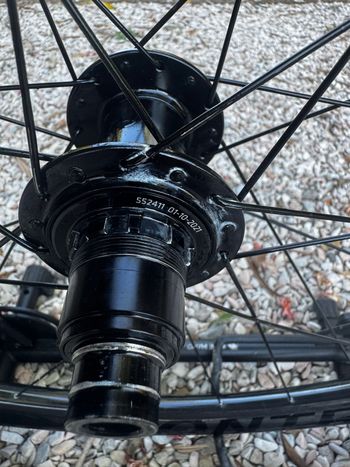 Used Bontrager Line 30 Carbon 2021 bike — image 11 of 13