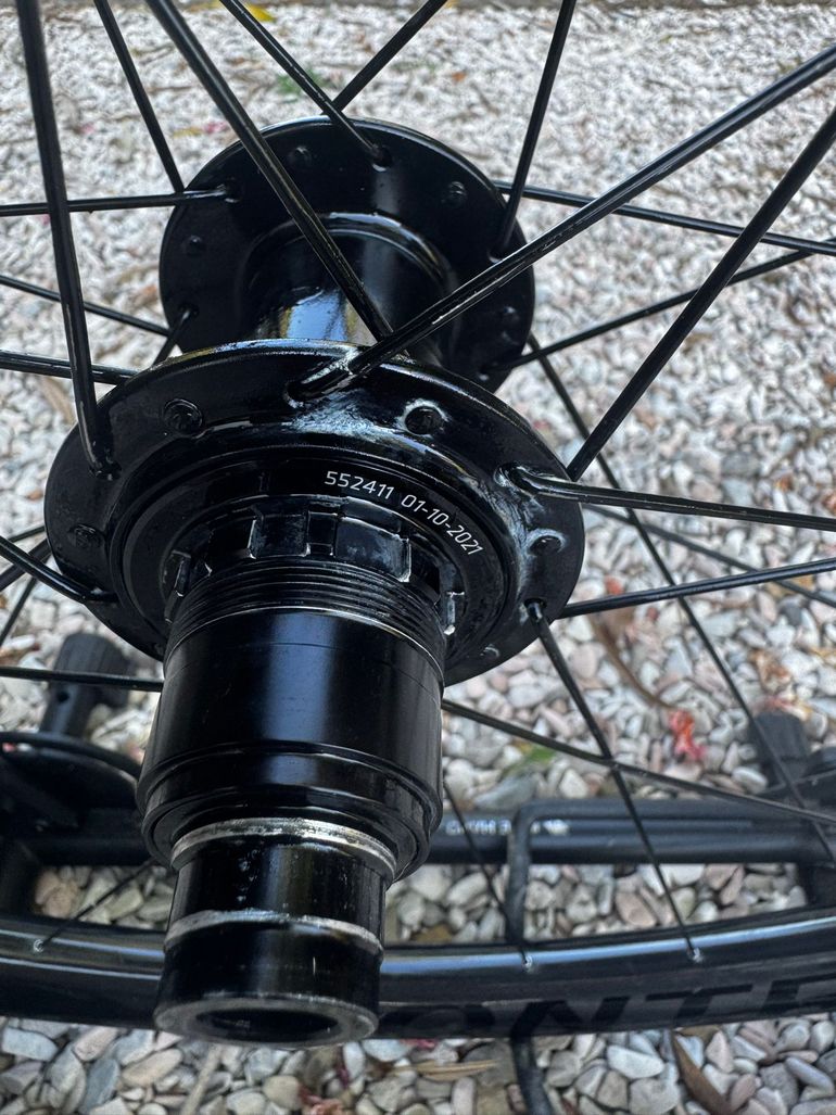 Used Bontrager Line 30 Carbon 2021 bike — image 11 of 13