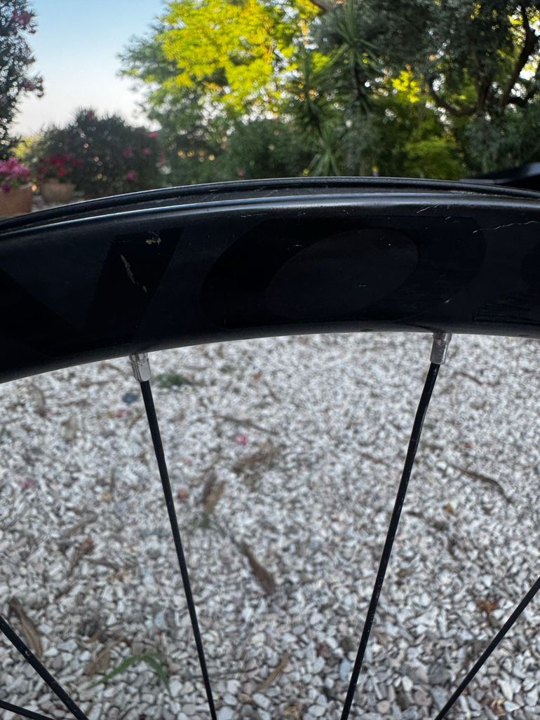 Used Bontrager Line 30 Carbon 2021 bike — image 9 of 13