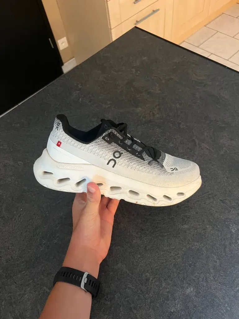 On Running Cloud bike d'occasion — image 1 sur 4