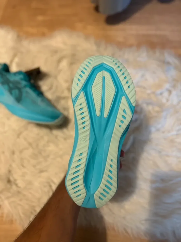 Used Asics Novablast 5 bike — image 5 of 5