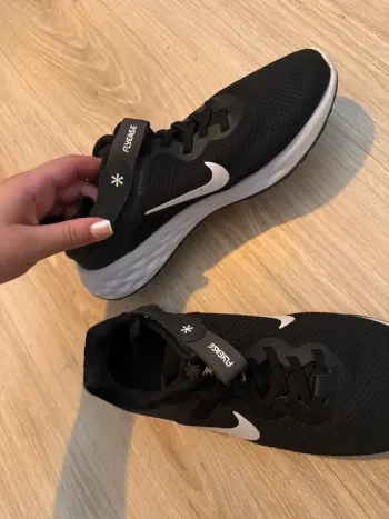 Gebrauchtes Nike Revolution 6 FlyEase bike — Bild 3 von 4