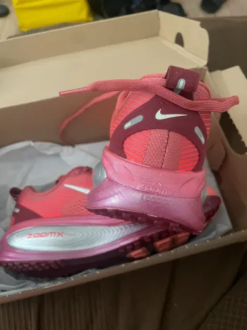 Nike Vomero 18 bike d'occasion — image 4 sur 5