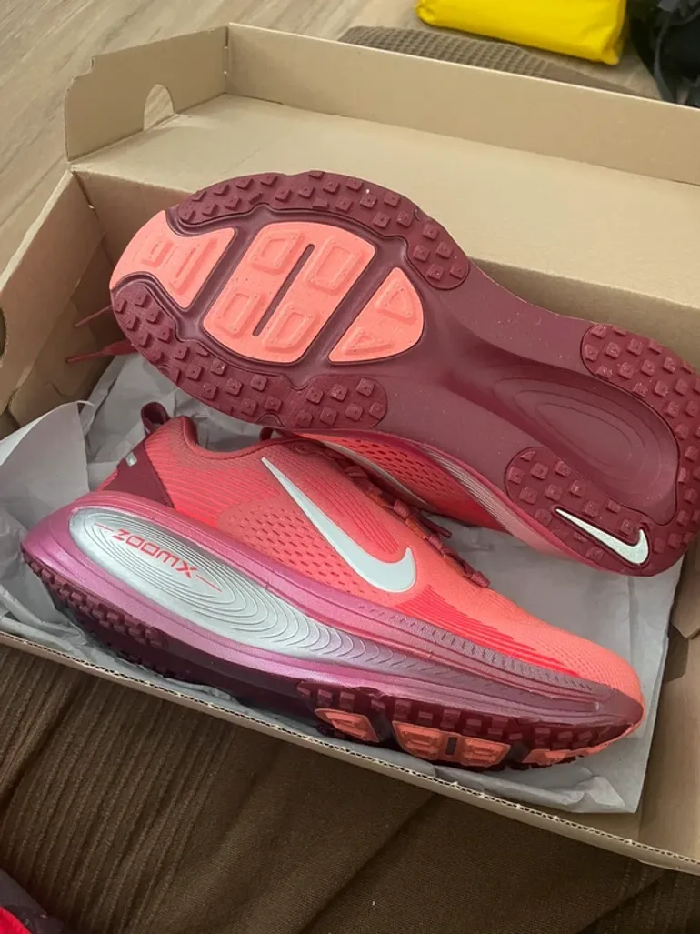 Nike Vomero 18 bike d'occasion — image 3 sur 5