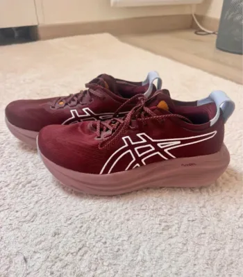 Asics Gel Nimbus 27 bike de segunda mano