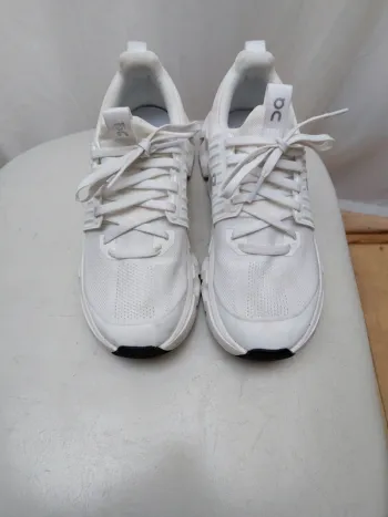 Used White ON running shoes 37.5 bike — image 3 of 5