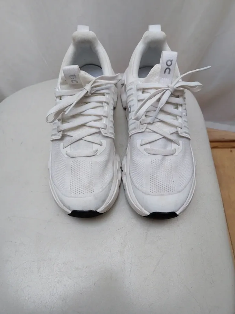 Used White ON running shoes 37.5 bike — image 3 of 5