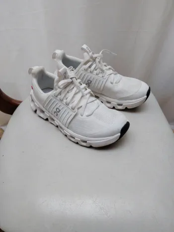 Used White ON running shoes 37.5 bike