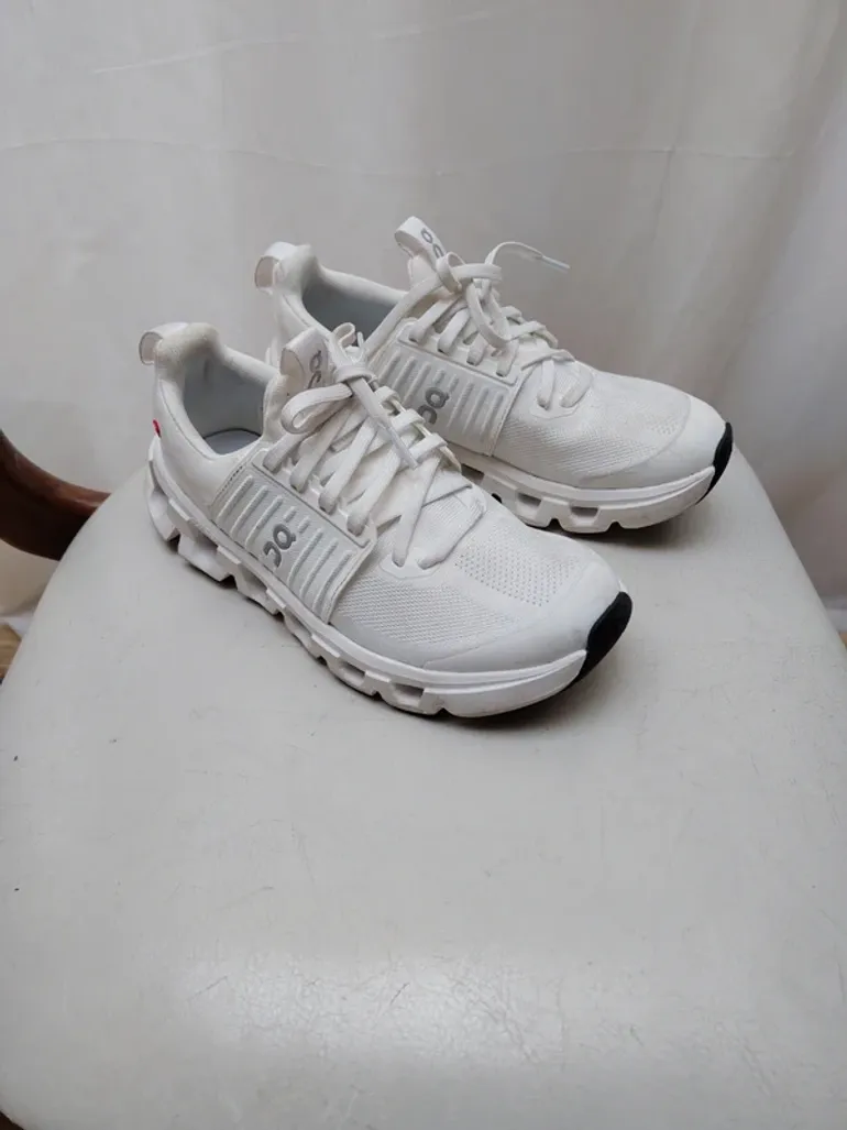 Used White ON running shoes 37.5 bike — image 1 of 5