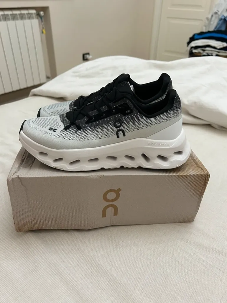 On Running Cloud bike d'occasion — image 1 sur 3