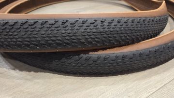 Použité Specialized Tracer 45mm 2025 Tyres & Tubes