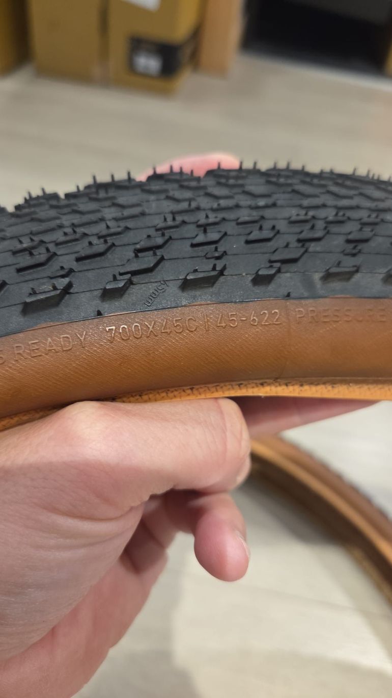 Używany Specialized Tracer 45mm 2025 bike — zdjęcie 3 z 5