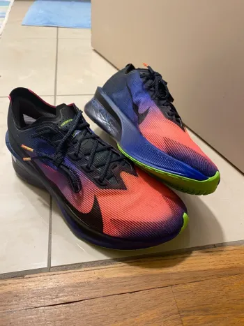 Nike ZoomX Vaporfly 4 bike d'occasion — image 2 sur 8