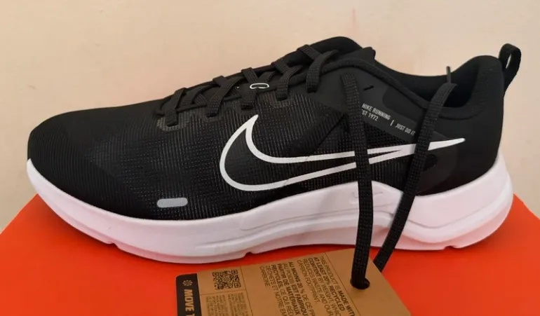 Gebrauchtes Nike Downshifter 12 bike — Bild 1 von 9
