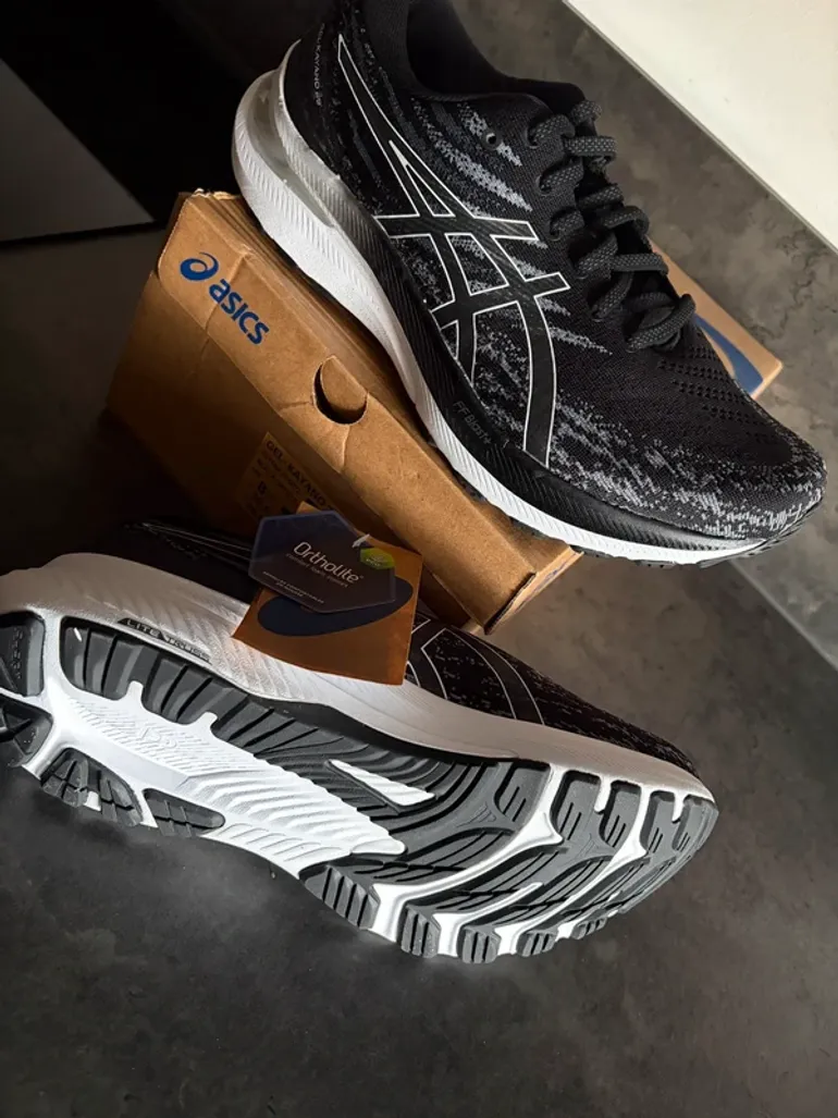 Asics Laufschuhe bike de segunda mano — imagen 2 de 2