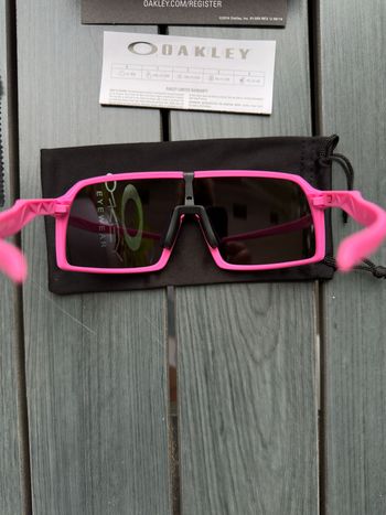 Použité Oakley Sutro Matte Pink Cycling Sunglasses 2026 bike — obrázek 4 z 7