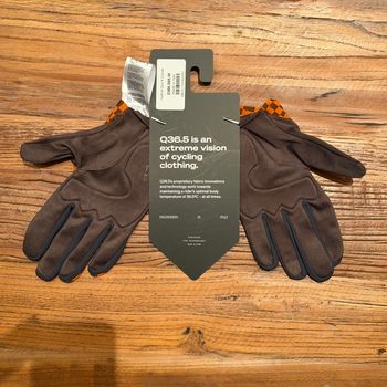Used Q36.5 Hybrid Que X Gloves M// NEW!! 50% OFF!! 2025 bike