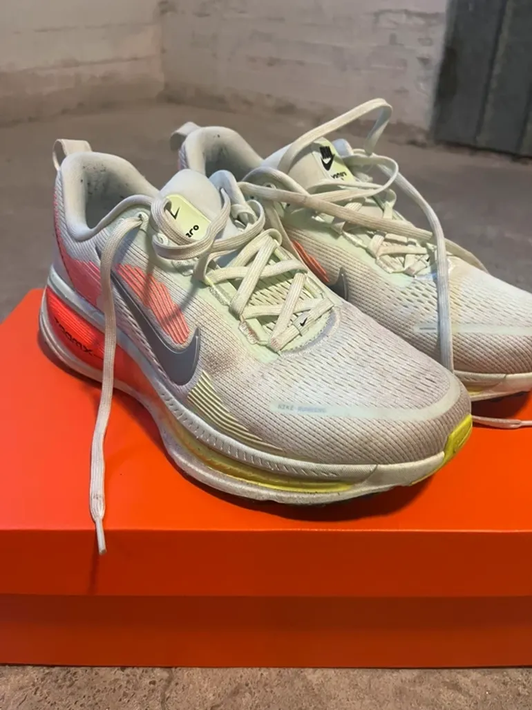 Gebrauchtes Nike Vomero 18 bike — Bild 1 von 3