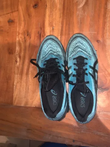 Käytetty Asics Running Shoes bike