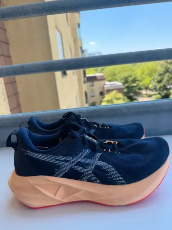 Gebrauchtes Asics Novablast 5 bike — Bild 3 von 5