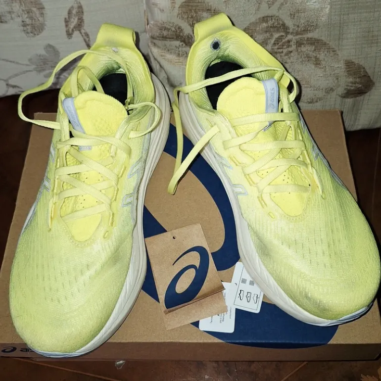Used Asics Gel Nimbus 27 2025 bike — image 7 of 13