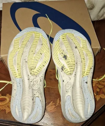 Used Asics Gel Nimbus 27 2025 bike — image 2 of 13