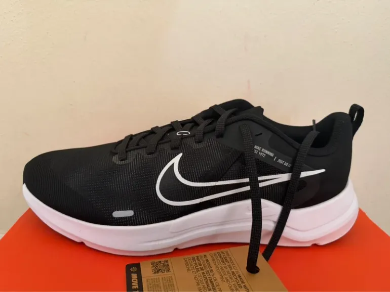 Gebrauchtes Nike Downshifter 12 bike — Bild 1 von 9