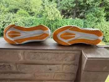 Gebrauchtes Asics Novablast 5 bike — Bild 5 von 5