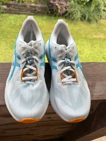 Gebrauchtes Asics Novablast 5 bike — Bild 3 von 5