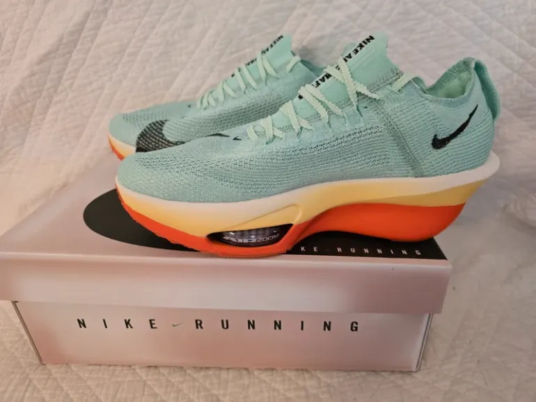 Used Nike Air Zoom Alphafly Next% bike — image 2 of 9