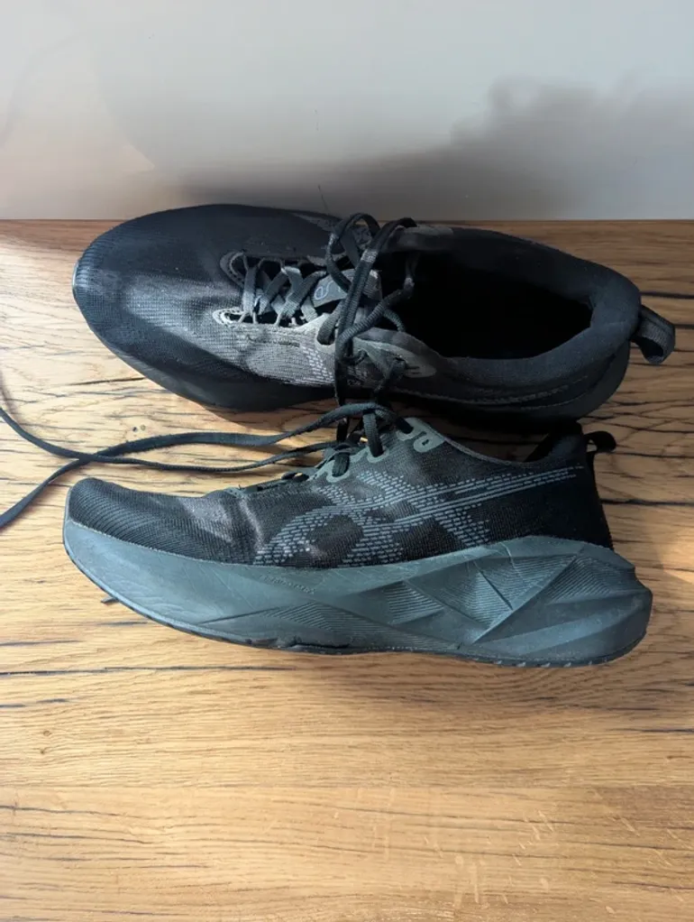 Gebrauchtes Asics Novablast bike — Bild 1 von 5
