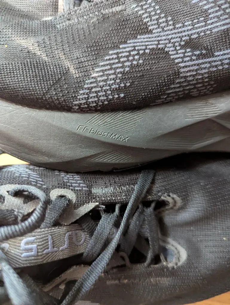 Gebrauchtes Asics Novablast bike — Bild 4 von 5
