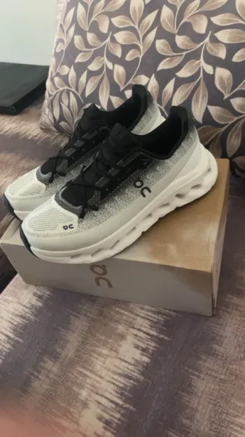 Käytetty On Running Shoes bike