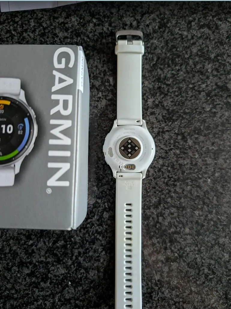 Used Garmin Venu 3 bike — image 3 of 5