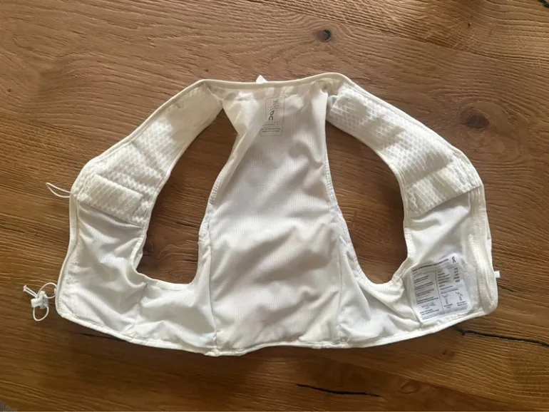On Running Ultra Vest 5L bike d'occasion — image 4 sur 4