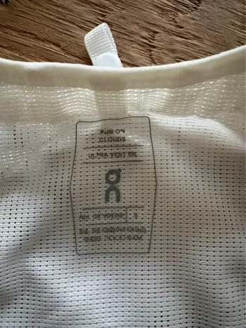 On Running Ultra Vest 5L bike d'occasion — image 3 sur 4