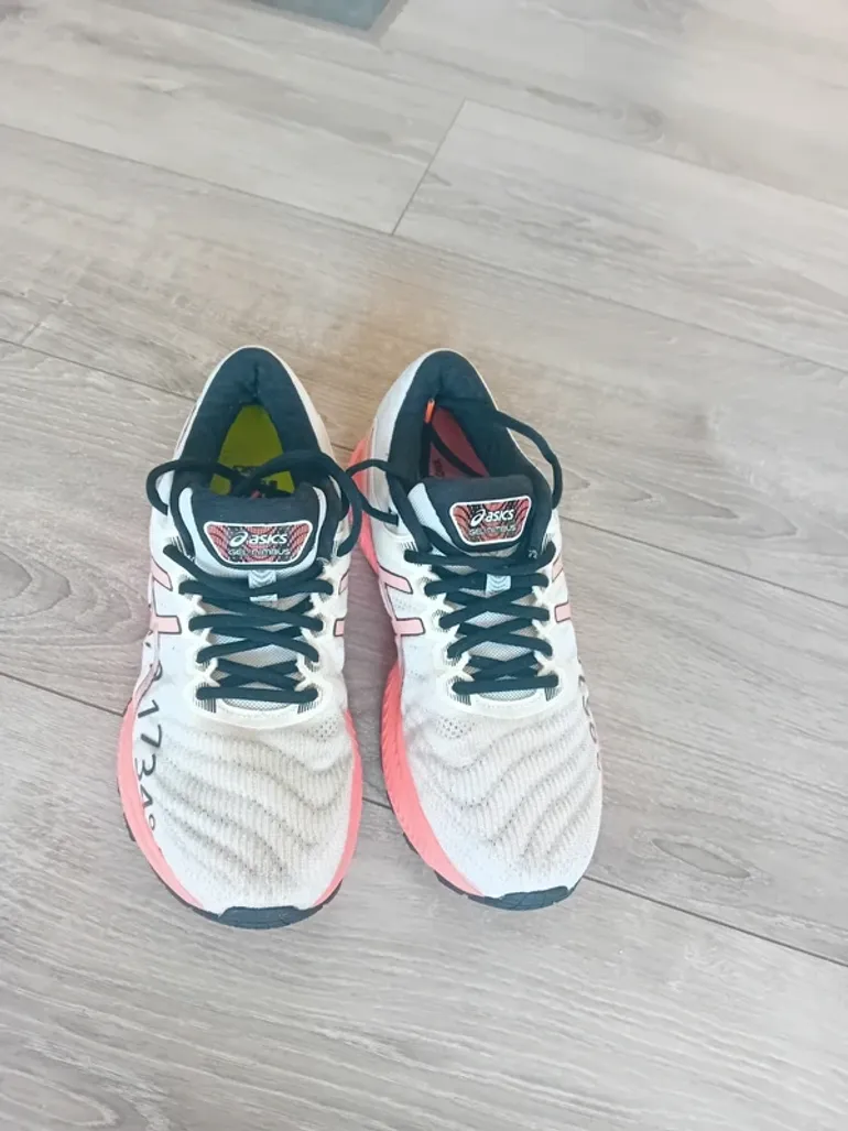 Gebrauchtes Asics Nimbus 20 Barcelona bike — Bild 3 von 5