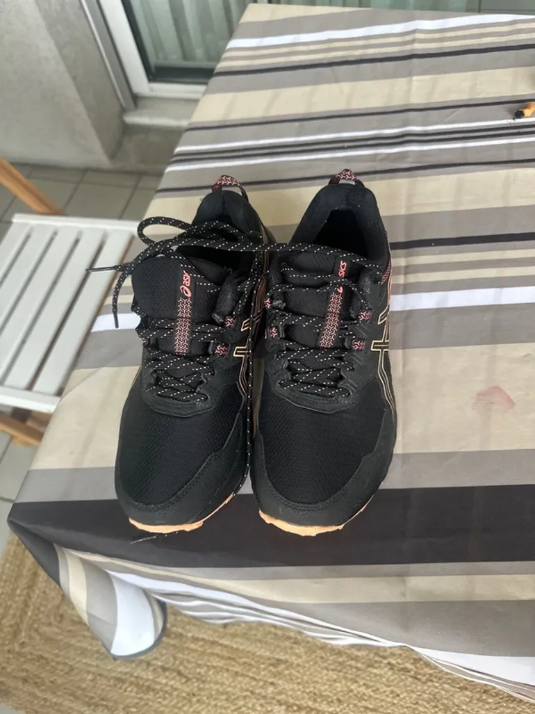 Käytetty Asics Shoes bike — kuva 1 / 5