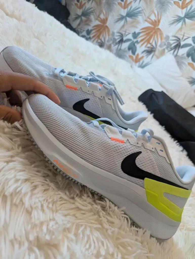 Used Nike Air Zoom Structure 25 bike — image 2 of 4
